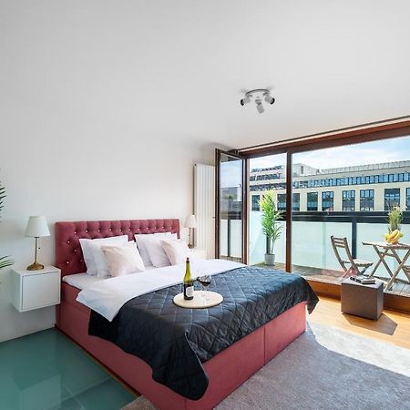 Apartment With 4 Bedrooms Prag Exteriör bild