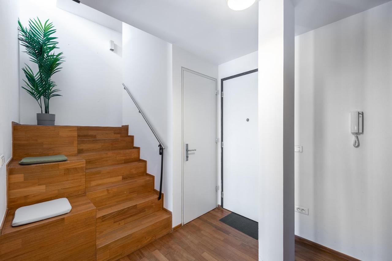 Apartment With 4 Bedrooms Prag Exteriör bild