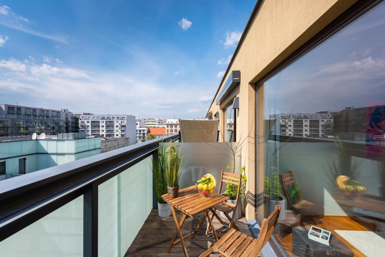 Apartment With 4 Bedrooms Prag Exteriör bild