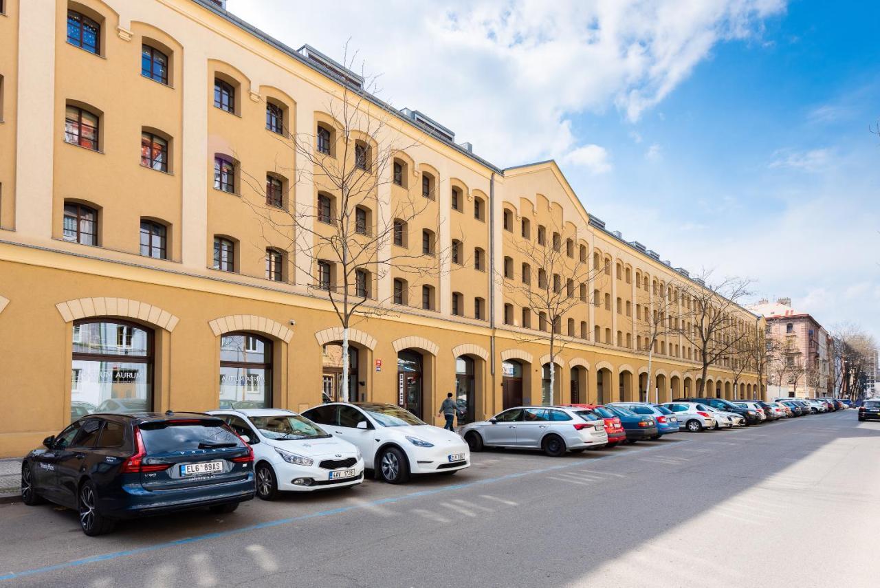 Apartment With 4 Bedrooms Prag Exteriör bild