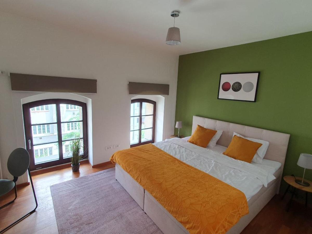 Apartment With 4 Bedrooms Prag Exteriör bild